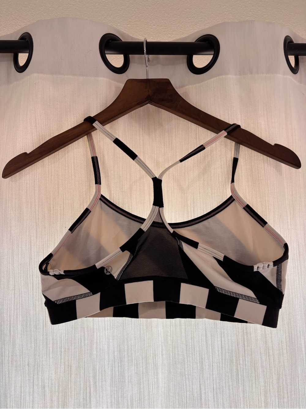 Lululemon racer back sports bra - Picture 2 of 4